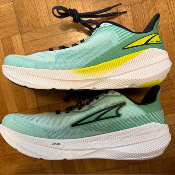 Altra Shoes - Altra Experience Flow Women’s 9.5, Mint - NWOB